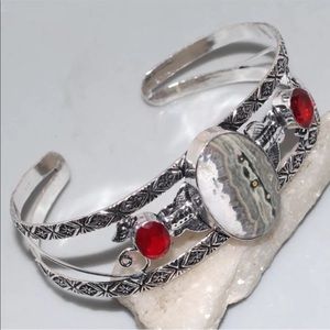 Bracelet cuff